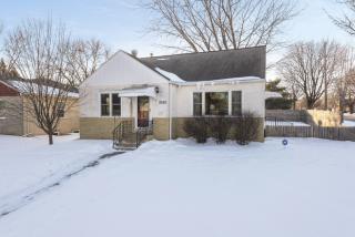 3056 Mckinley St, Minneapolis MN  55418-2318 exterior