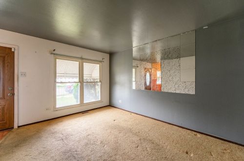 11765 Vincennes Ave, Chicago, IL 60643-4912