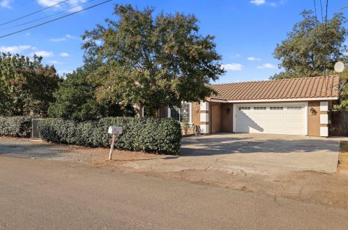 29 Carroll Ave, Stockton, CA 95215-5201
