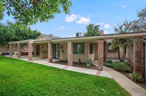 2935 Westridge Rd, Riverside CA  92506-4448 exterior