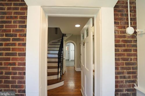 212 Kensington Ave, Trenton, NJ 08618-3332
