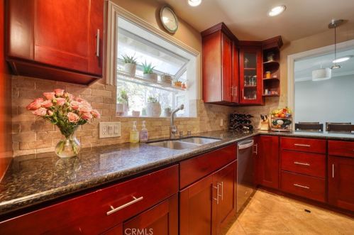 376 Graves Ave, San Luis Obispo, CA 93405-2020