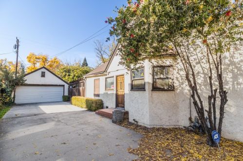 1231 College Ave, Modesto, CA 95350-4904