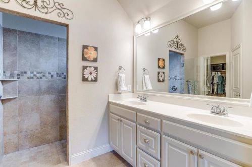 405 Sterling Dr, Fort Worth TX  76126-2461 exterior