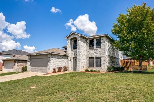 5600 Ainsdale Dr, Fort Worth, TX 76135-1445
