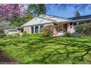 6828 Raleighwood Way, Portland, OR 97225-1937