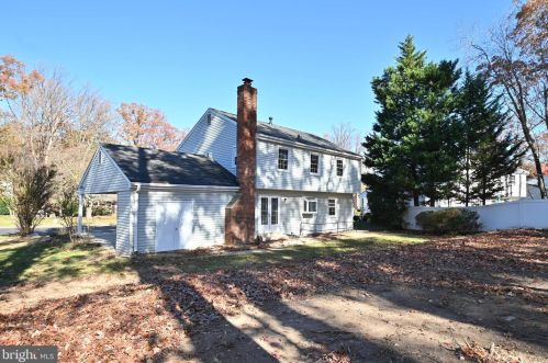 6153 Roxbury Ave, Springfield VA  22152-1625 exterior
