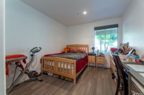 2156 Watermarke Pl, Irvine CA  92612-7691 exterior