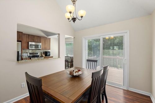 110 Eagle Glen Dr, Holly Springs GA  30189-6915 exterior