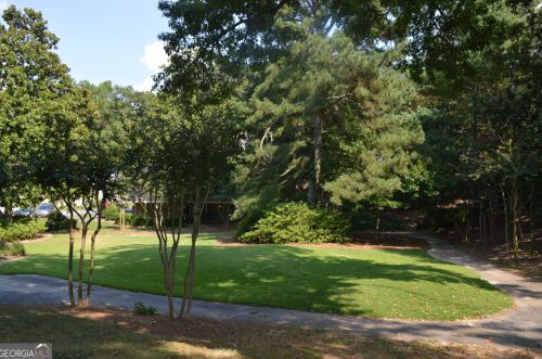 83 Montre Sq, Atlanta GA  30327-4046 exterior