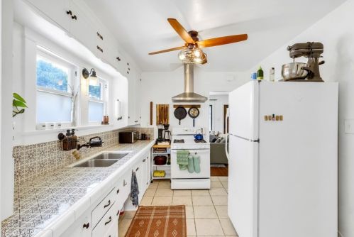 3055 Chestnut St, Riverside CA  92501-2411 exterior