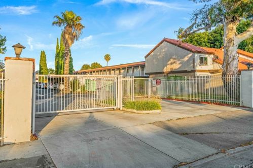 2521 Sunflower Ave, Santa Ana CA 92704-7534 exterior