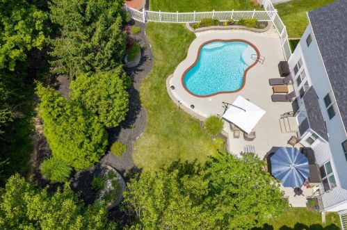1465 Hawkins Meadow Dr, Fenton, MO 63026-7222