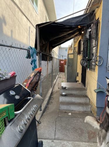 4706 118 St, Hawthorne CA 90250-2130 exterior