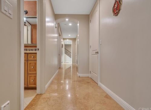 1610 Pacific Coast Hwy, Huntington Beach CA  92648-4434 exterior