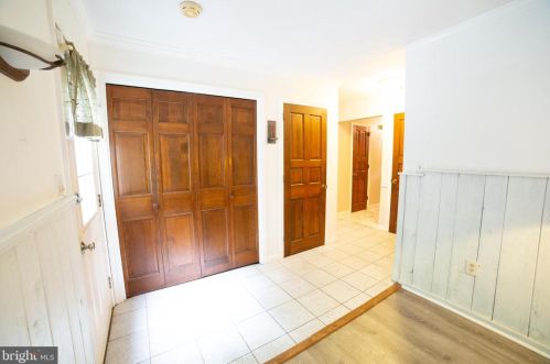 102 Suncrest Rd, Lancaster PA  17601-4834 exterior