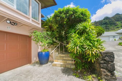 57 Palimalu Dr, Honolulu, HI 96817-1002