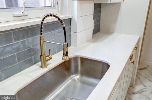 604 Mary St, Lancaster PA  17603-2819 exterior