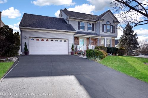 4 Cardinal Ct, Old Bridge, NJ 08857-2793