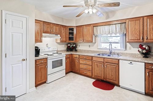 2865 Admire Springs Dr, York PA  17315-4584 exterior