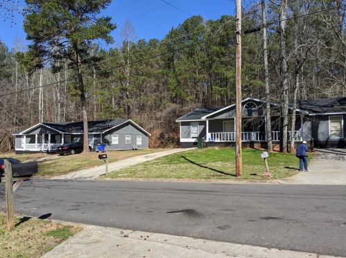 6148 Pineneedle Dr, Porterdale, GA 30014-3598