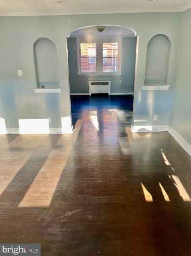 1225 Gilham St, Philadelphia, PA 19111-5521