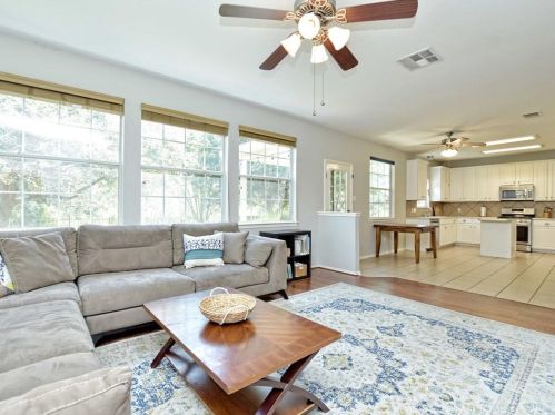 2912 Fleet Dr, Austin, TX 78748-2962