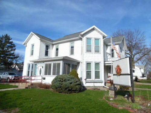 1415 4th St, Fulton, IL 61252-1737