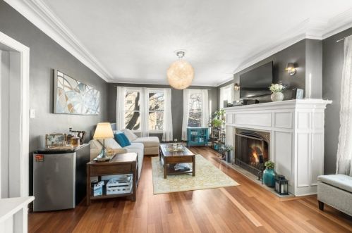 3600 Pine Grove Ave, Chicago, IL 60613-4555