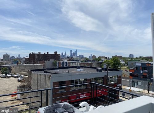 435 Berks St, Philadelphia PA 19131-3206 exterior