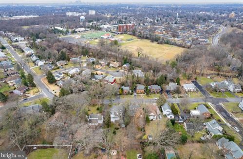 450 Elm Ave, Tavistock NJ  08033-2645 exterior