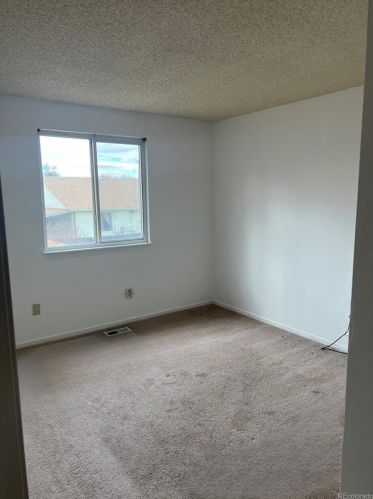 4571 Dearborn St, Denver, CO 80239-5401