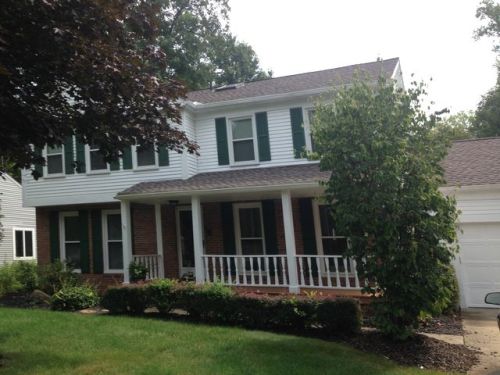 7193 Side Park Dr, Cleveland, OH 44139-4907