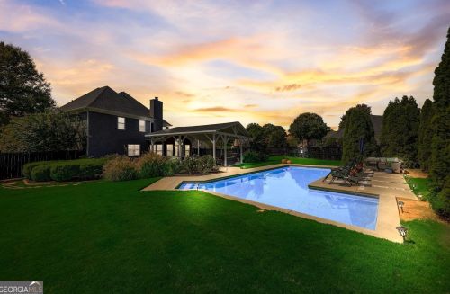 12 Stonemill Ct, Newnan, GA 30265-1792