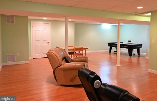 87 Leavitt Ln, Princeton NJ  08540-3921 exterior