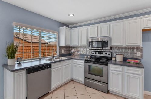 2915 Rayswood Dr, Carrollton TX 75007-5753 exterior