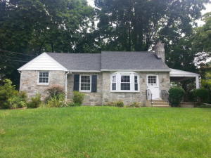 1612 Magnolia Dr, Lancaster, PA 17602-4024