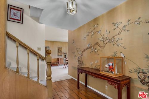 28817 Cedarbluff Dr, Palos Verdes Estates, CA 90275-3117