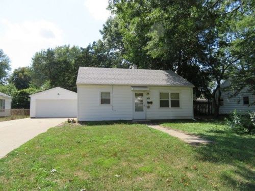 1405 Sunset Dr, Champaign, IL 61820-2627