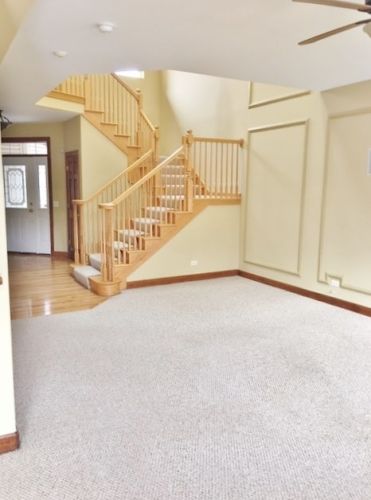 19 Oak Creek Ct, North Aurora, IL 60542-7003