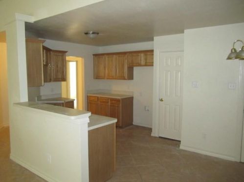 2035 Echo Lake Dr, Dallas TX  75253-5932 exterior