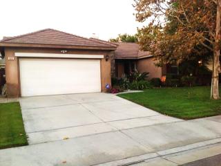 5899 Maycrest Ave, Corona, CA 92880-8617