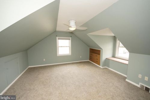 41 Holt Cir, Trenton NJ  08619-1605 exterior