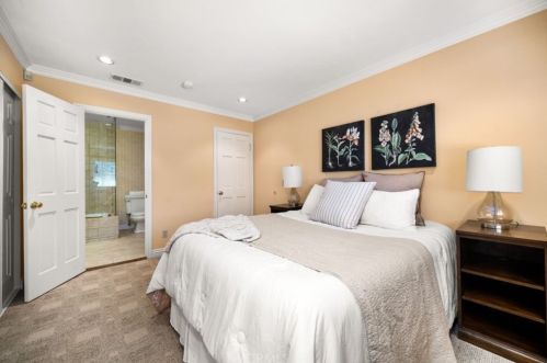 2921 Graceland Way, Glendale CA 91206-1332 exterior