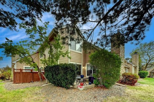 1975 Xanadu Way, Denver CO  80014-4312 exterior