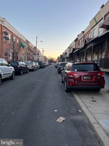 2540 Franklin St, Philadelphia, PA 19148-4511