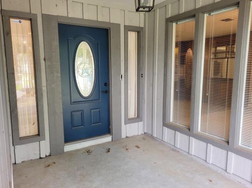 24 Greentree Ln, Conroe TX  77304-1117 exterior