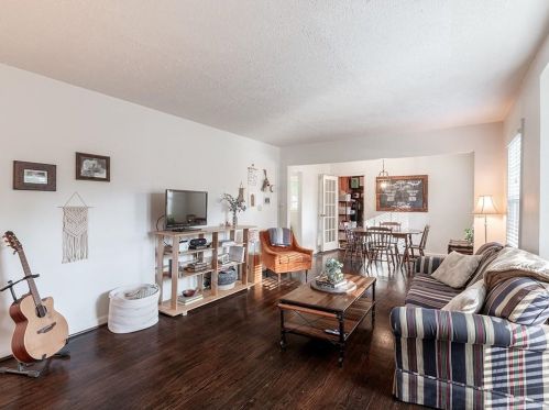 225 Glen Iris Dr, Monroe, GA 30655-2303