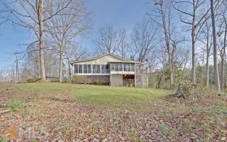47 Woods Ln, Hartwell, GA 30643-3055