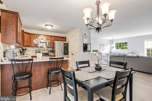 319 Devon Dr, Lancaster PA  17603-4609 exterior